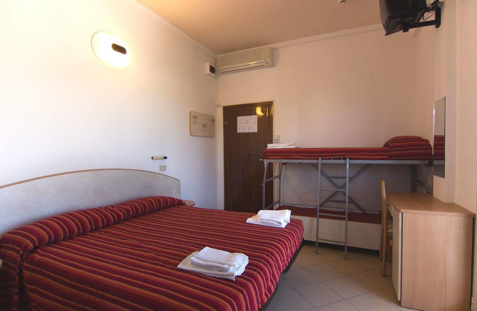 Beverly Hotel 3*